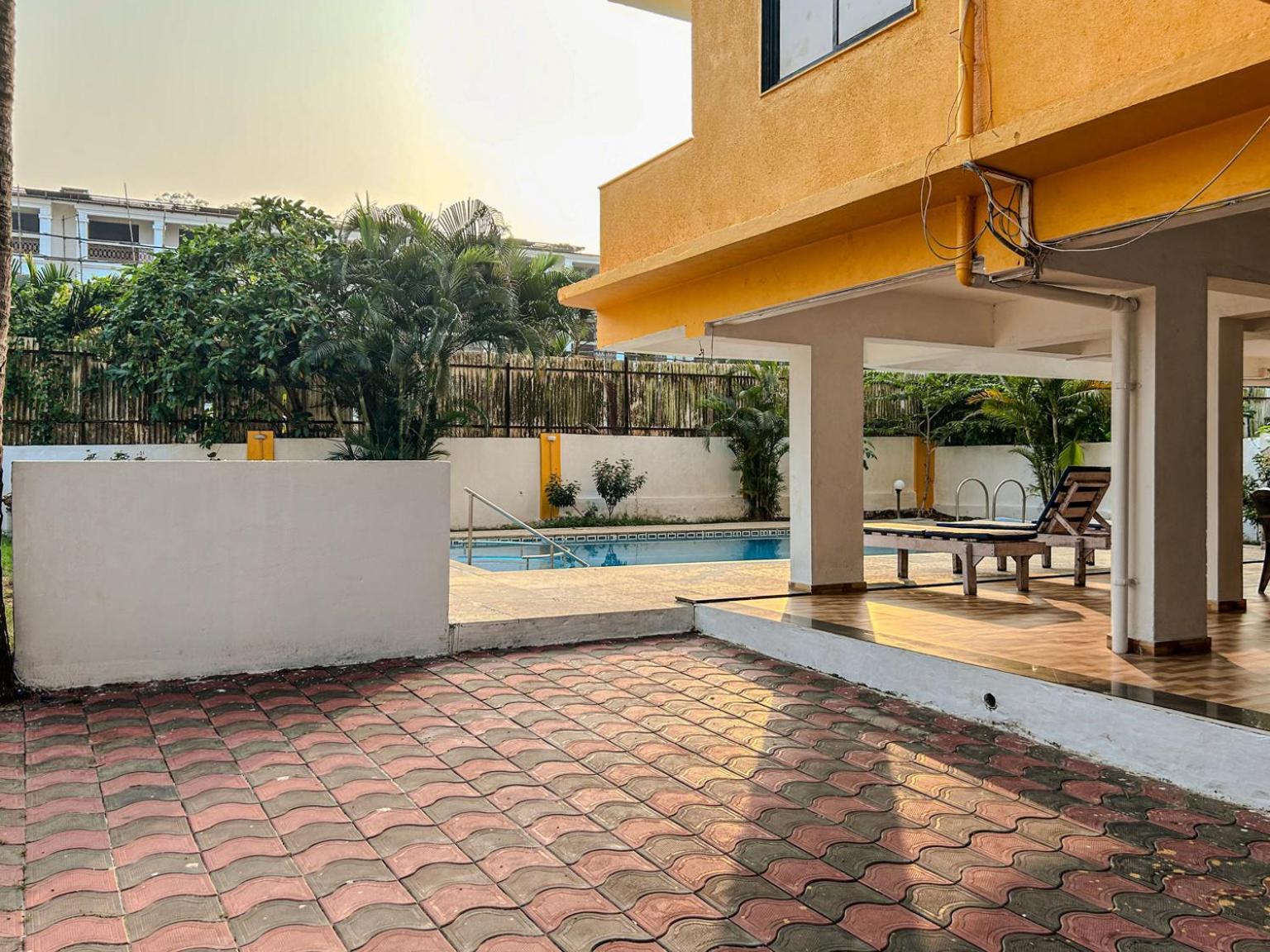 La Costa Residency Hotel Анджуна Екстериор снимка