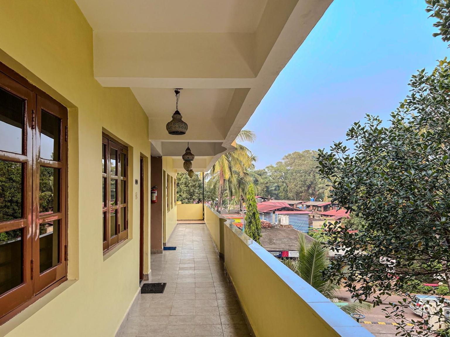 La Costa Residency Hotel Анджуна Екстериор снимка