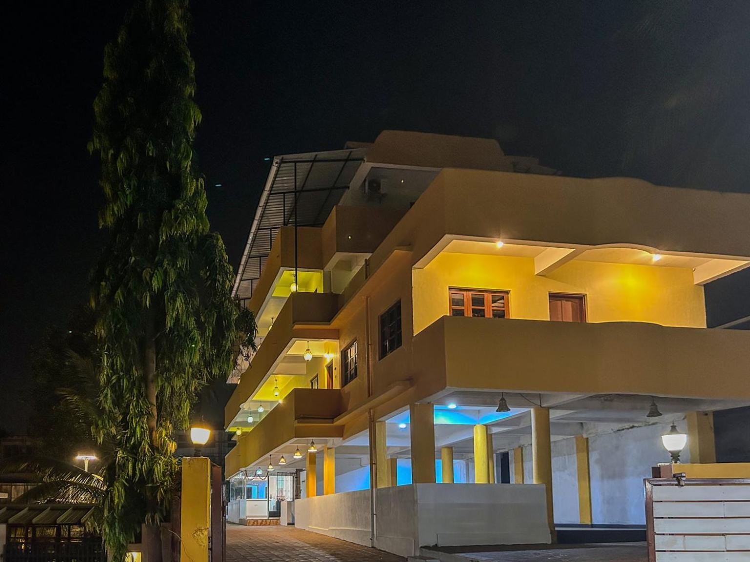 La Costa Residency Hotel Анджуна Екстериор снимка