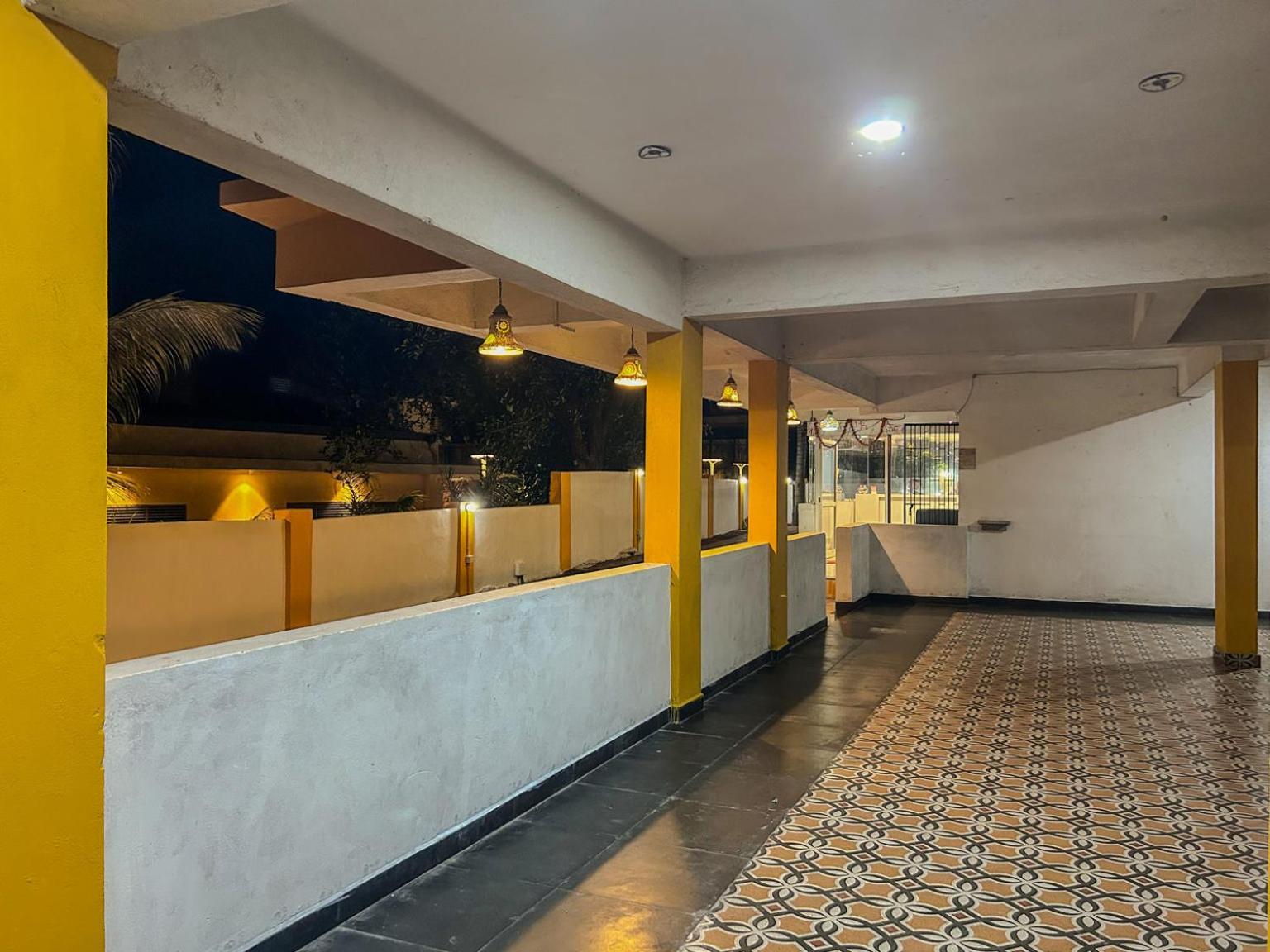 La Costa Residency Hotel Анджуна Екстериор снимка