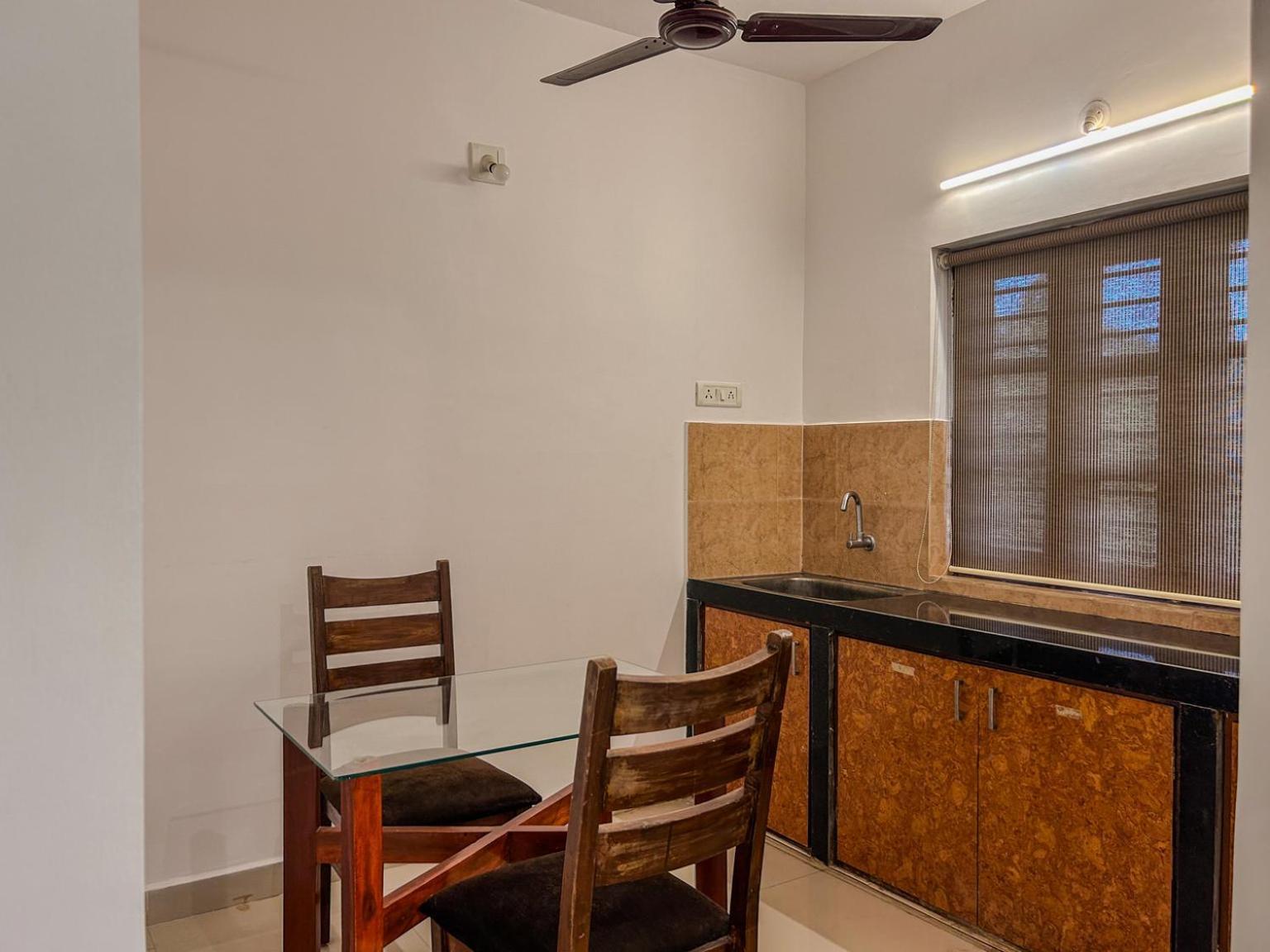 La Costa Residency Hotel Анджуна Екстериор снимка