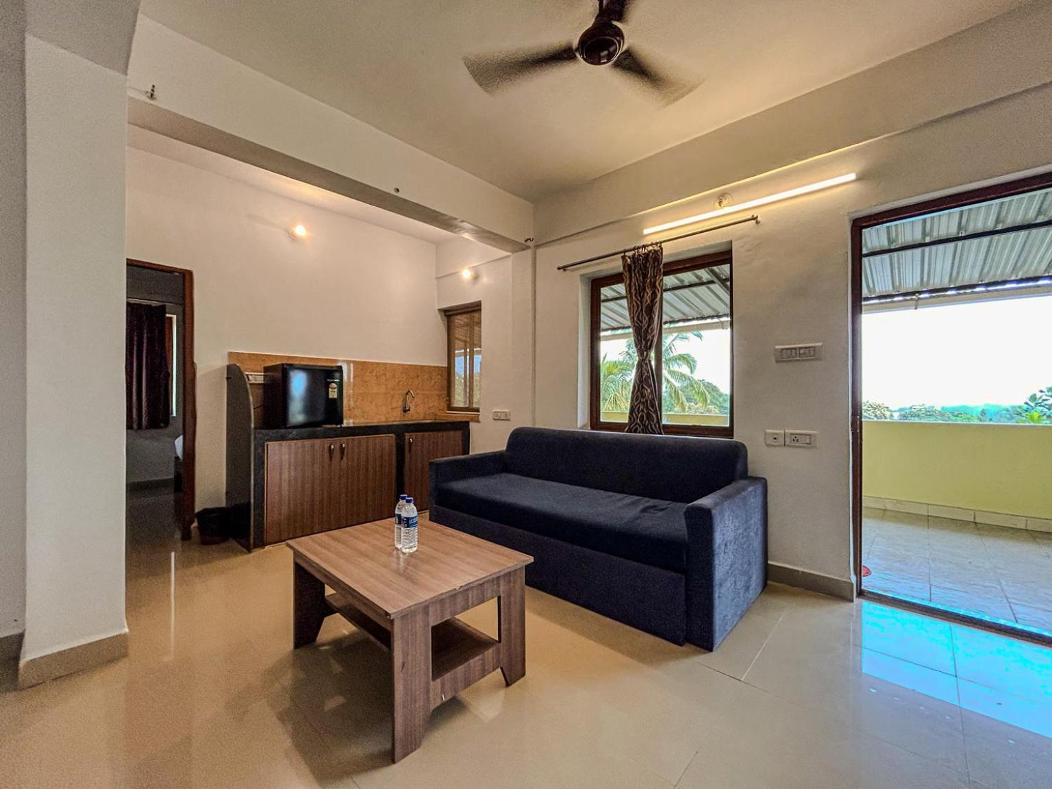 La Costa Residency Hotel Анджуна Екстериор снимка