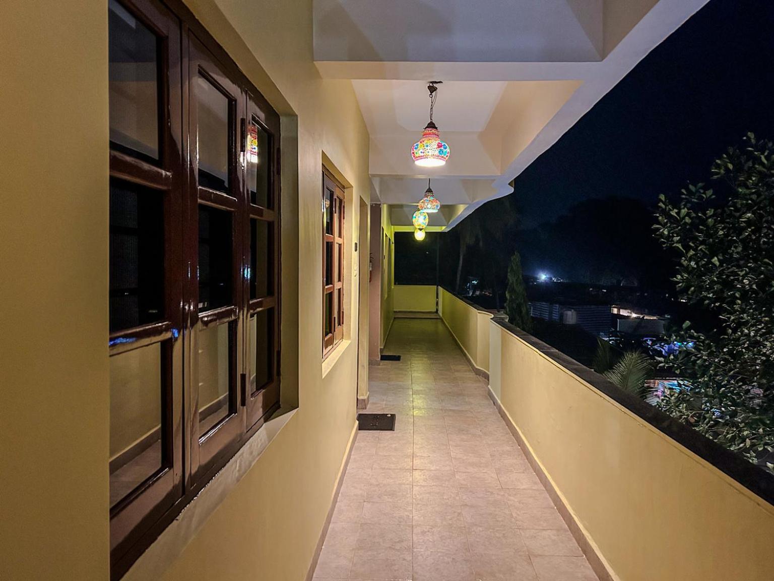 La Costa Residency Hotel Анджуна Екстериор снимка