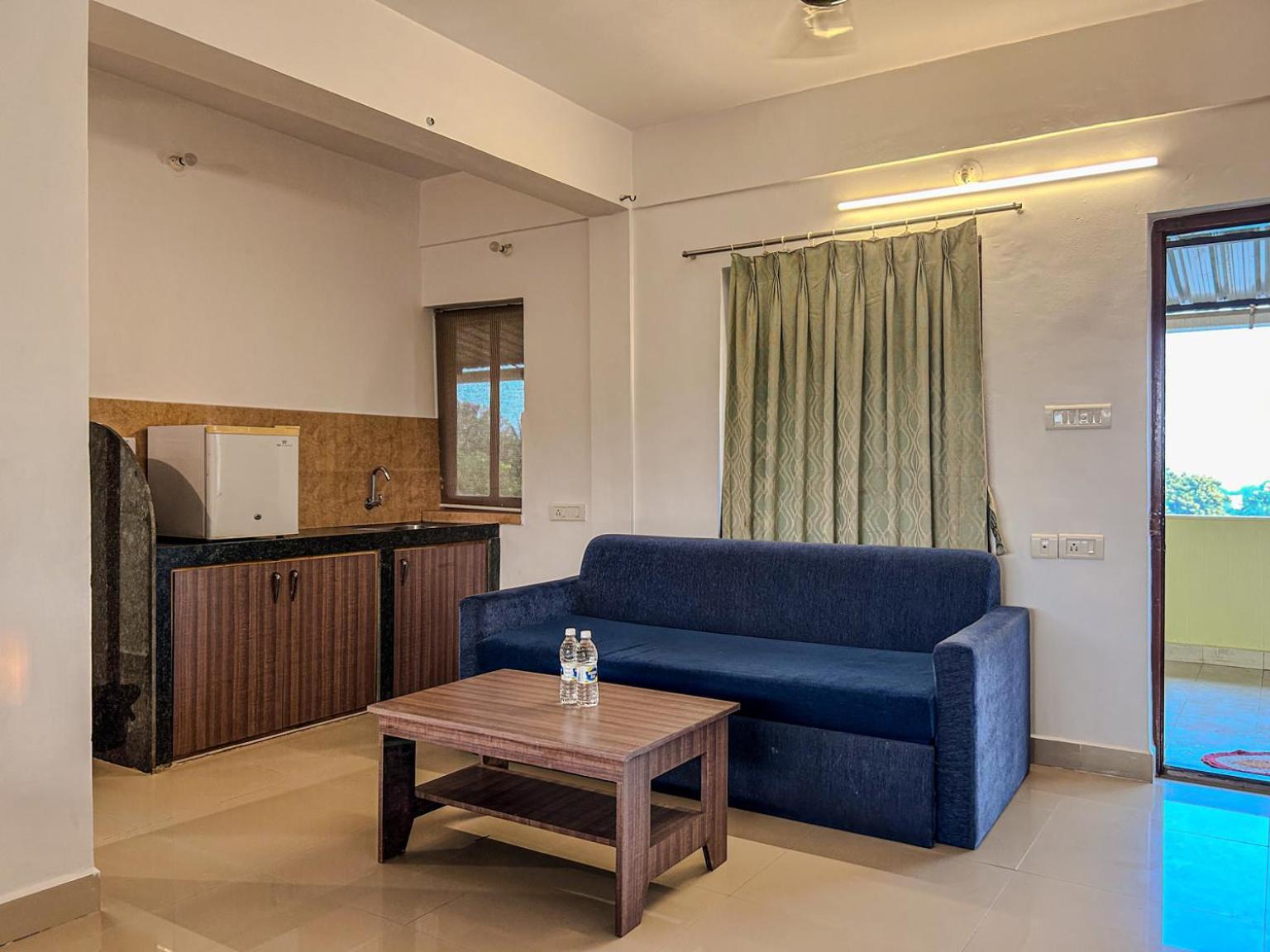 La Costa Residency Hotel Анджуна Екстериор снимка