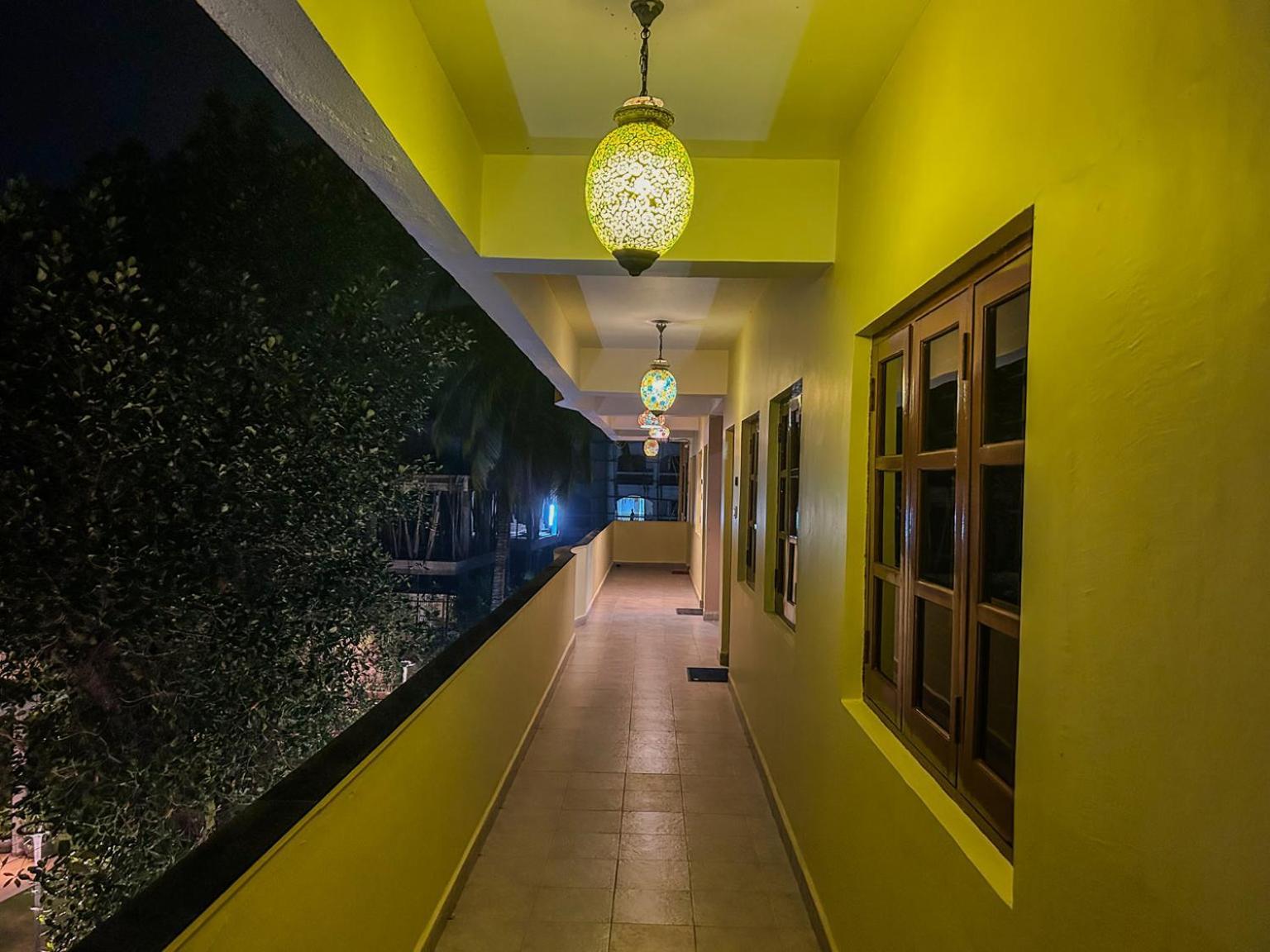 La Costa Residency Hotel Анджуна Екстериор снимка