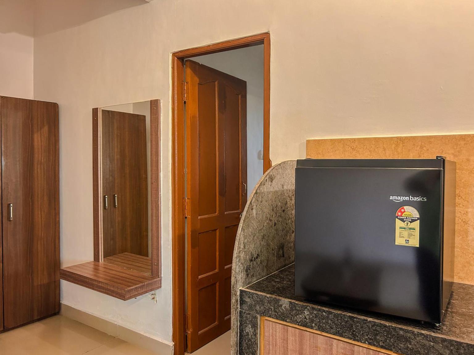 La Costa Residency Hotel Анджуна Екстериор снимка