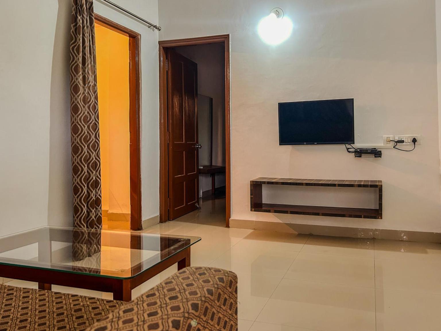 La Costa Residency Hotel Анджуна Екстериор снимка